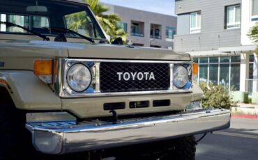 Toyota-Land-cruiser-1988-Custom-12