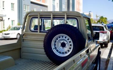 Toyota-Land-cruiser-1988-Custom-13