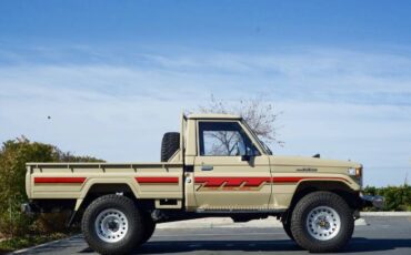 Toyota-Land-cruiser-1988-Custom-17
