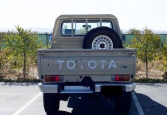 Toyota-Land-cruiser-1988-Custom-2