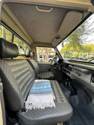 Toyota-Land-cruiser-1988-Custom-7