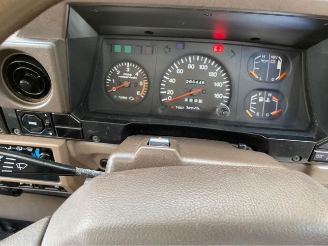 Toyota-Land-cruiser-1990-Brown-Brown-3
