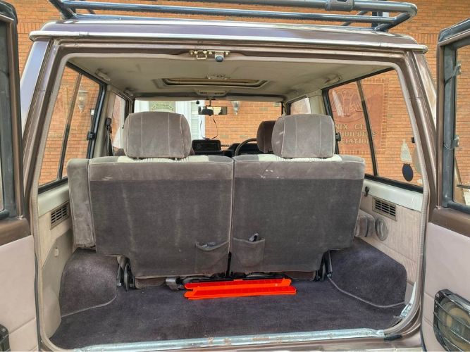 Toyota-Land-cruiser-1990-Brown-Brown-6