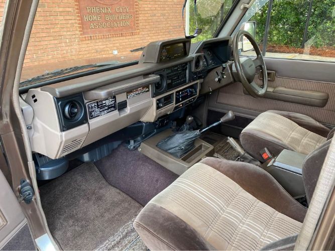 Toyota-Land-cruiser-1990-Brown-Brown-9