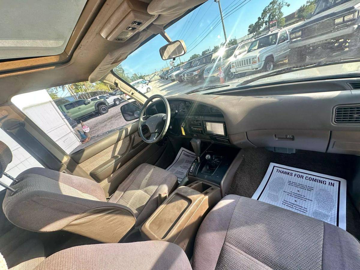 Toyota-Land-cruiser-1991-silver-13