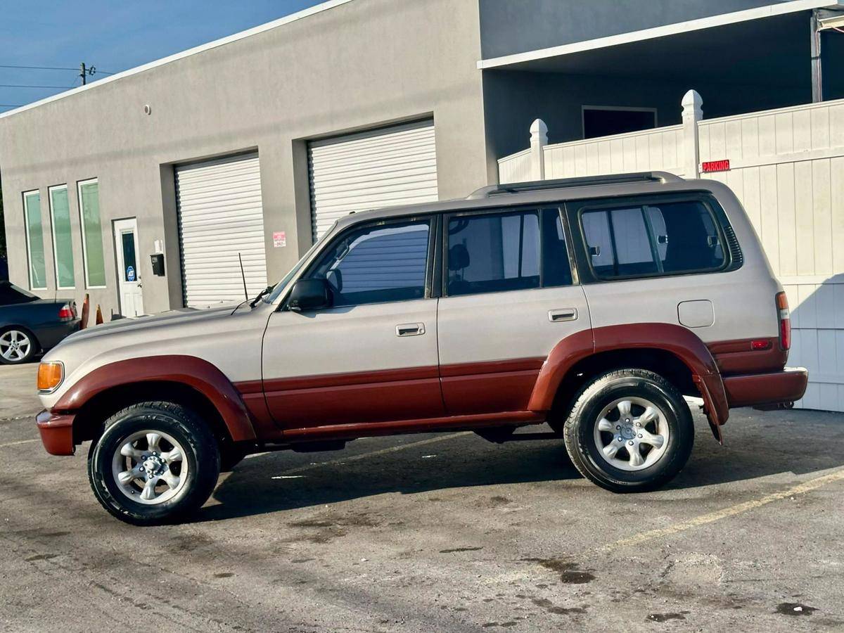 Toyota-Land-cruiser-1991-silver-4