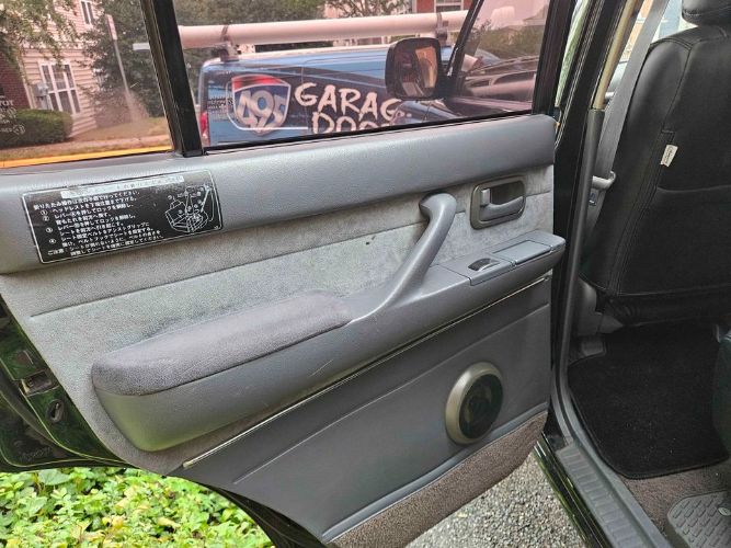 Toyota-Land-cruiser-1994-Black-Gray-4