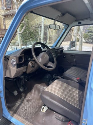 Toyota-Land-cruiser-1994-Blue-Brown-10