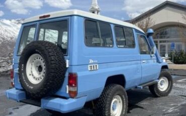 Toyota-Land-cruiser-1994-Blue-Brown-3
