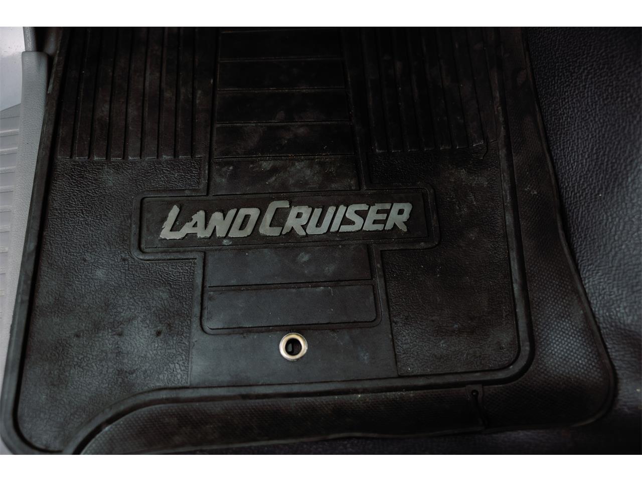 Toyota-Land-cruiser-1995-Cement-Grey-Greyred-17