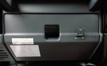 Toyota-Land-cruiser-1995-Cement-Grey-Greyred-37