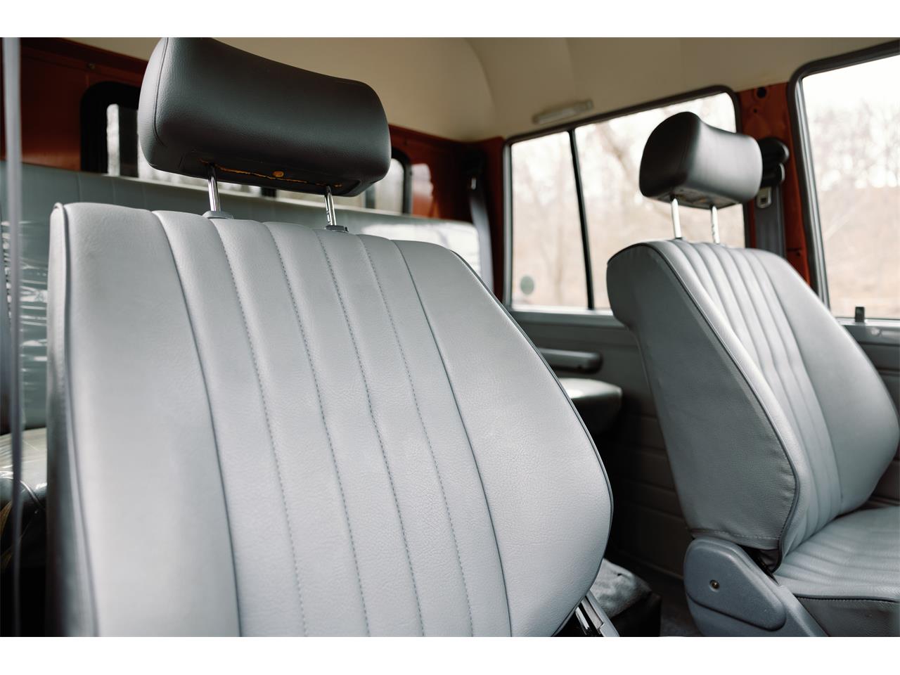 Toyota-Land-cruiser-1995-Cement-Grey-Greyred-48