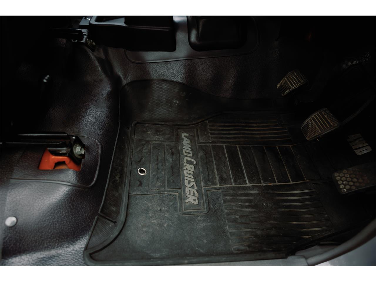 Toyota-Land-cruiser-1995-Cement-Grey-Greyred-52