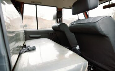 Toyota-Land-cruiser-1995-Cement-Grey-Greyred-54