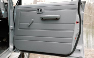Toyota-Land-cruiser-1995-Cement-Grey-Greyred-59