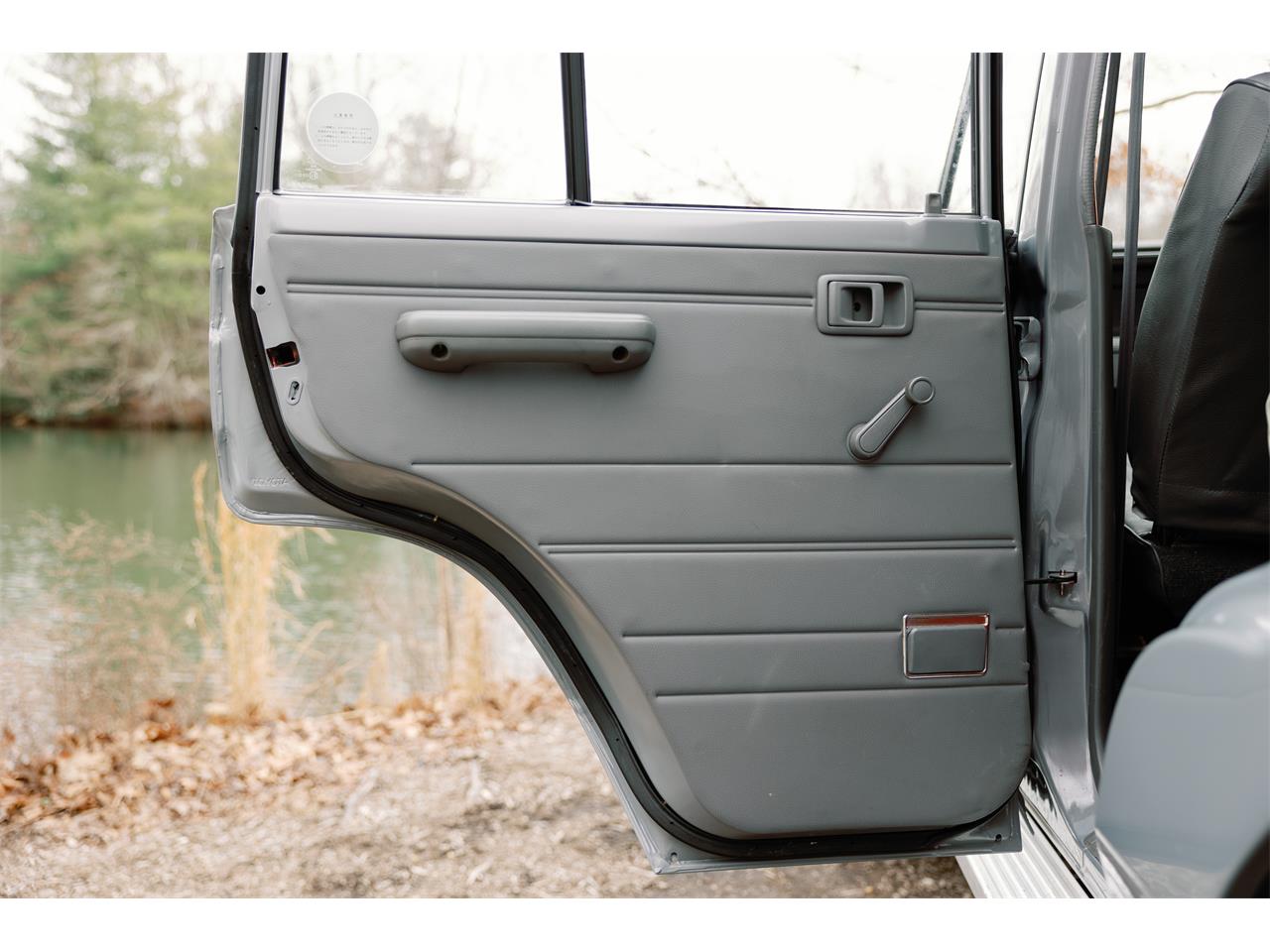 Toyota-Land-cruiser-1995-Cement-Grey-Greyred-60