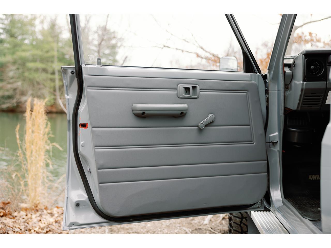Toyota-Land-cruiser-1995-Cement-Grey-Greyred-61