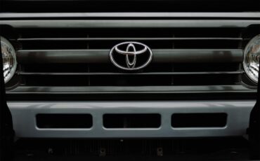 Toyota-Land-cruiser-1995-Cement-Grey-Greyred-76