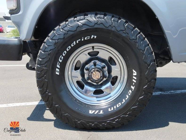 Toyota-Land-cruiser-4dr-wagon-1985-13