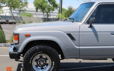 Toyota-Land-cruiser-4dr-wagon-1985-14