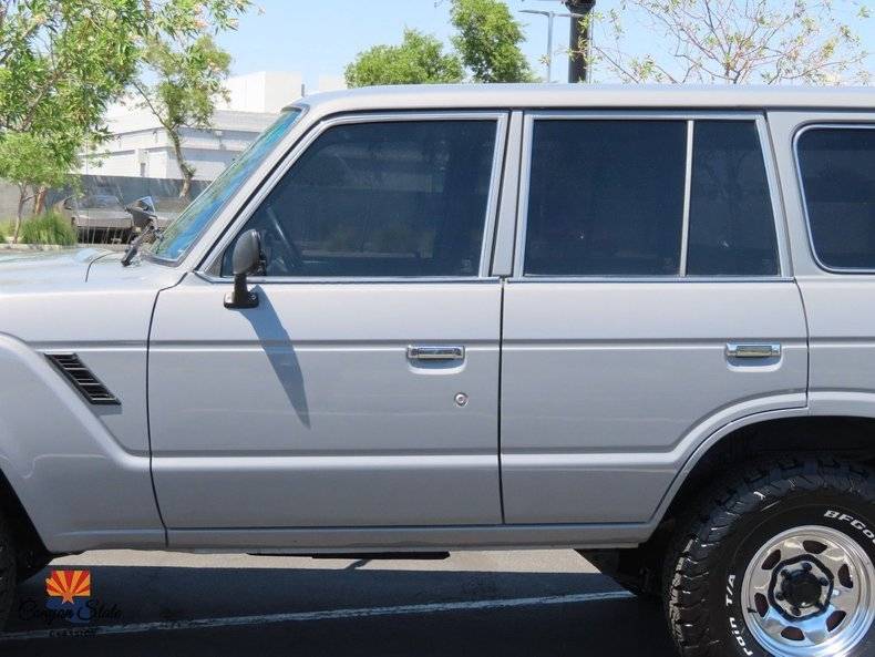 Toyota-Land-cruiser-4dr-wagon-1985-15