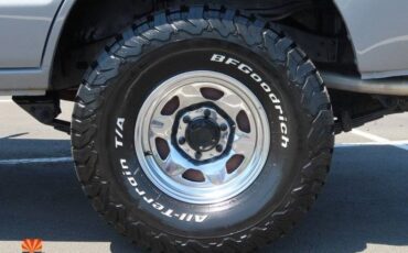 Toyota-Land-cruiser-4dr-wagon-1985-16
