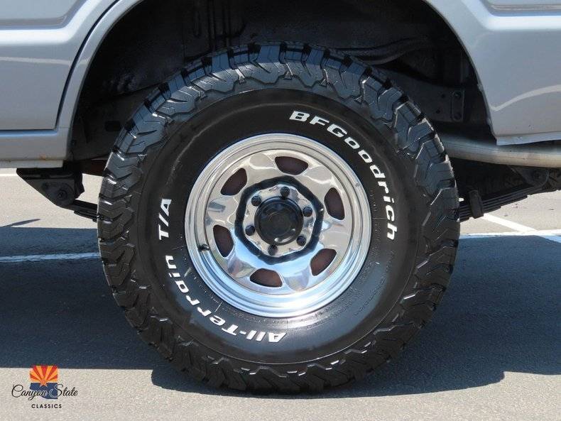Toyota-Land-cruiser-4dr-wagon-1985-16