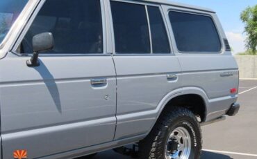 Toyota-Land-cruiser-4dr-wagon-1985-18