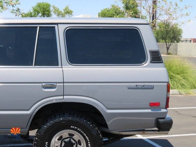 Toyota-Land-cruiser-4dr-wagon-1985-2