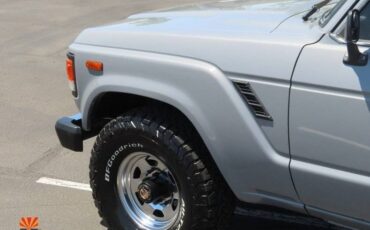 Toyota-Land-cruiser-4dr-wagon-1985-23