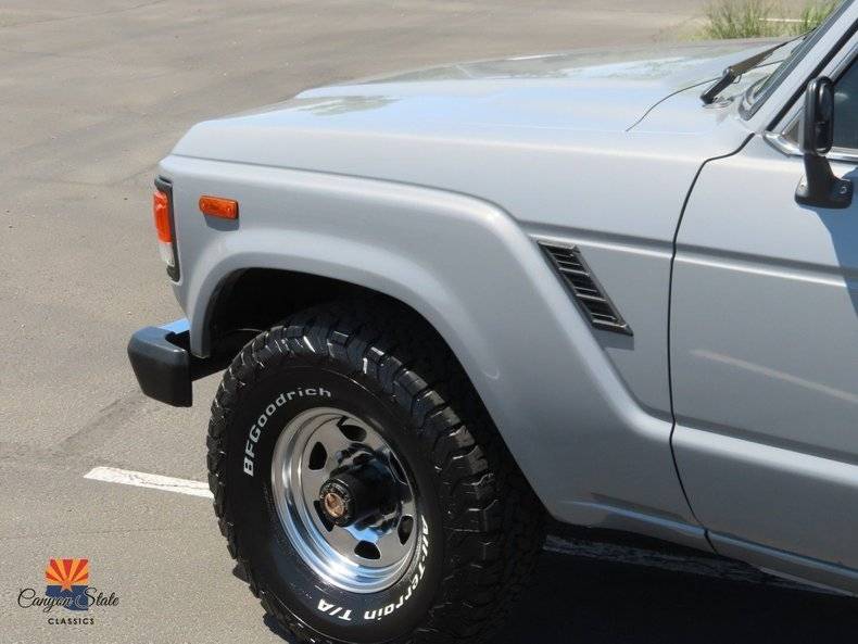 Toyota-Land-cruiser-4dr-wagon-1985-23