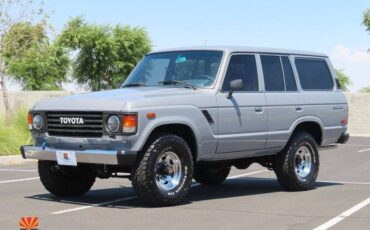 Toyota-Land-cruiser-4dr-wagon-1985-6