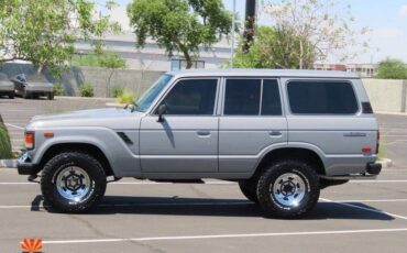 Toyota-Land-cruiser-4dr-wagon-1985-7