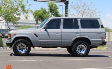 Toyota-Land-cruiser-4dr-wagon-1985-8