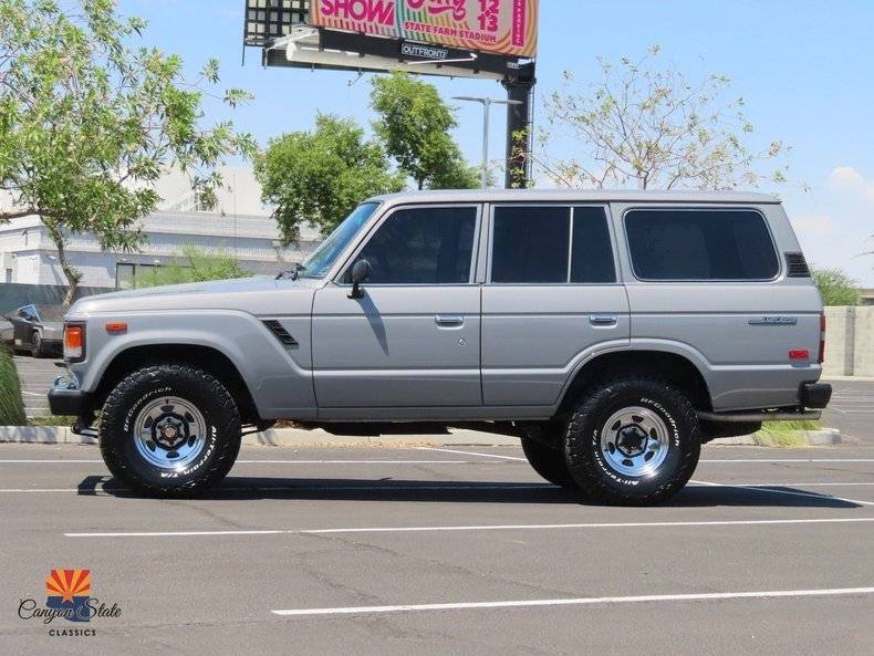 Toyota-Land-cruiser-4dr-wagon-1985-8