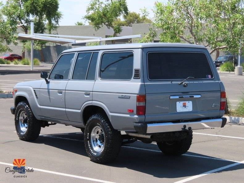 Toyota-Land-cruiser-4dr-wagon-1985-9