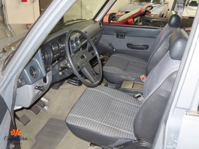 Toyota-Land-cruiser-4dr-wagon-1985