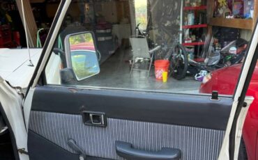 Toyota-Land-cruiser-60-1985-white-10