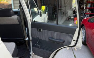 Toyota-Land-cruiser-60-1985-white-11