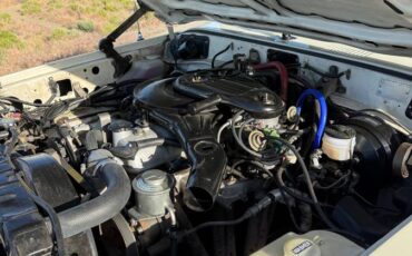Toyota-Land-cruiser-60-1985-white-19