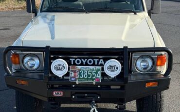 Toyota-Land-cruiser-60-1985-white-2