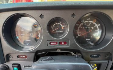 Toyota-Land-cruiser-60-1985-white-21