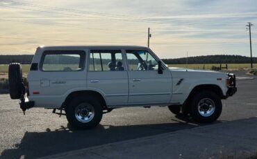 Toyota-Land-cruiser-60-1985-white-3