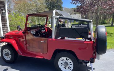 Toyota-Land-cruiser-bj40-1980-Red-Black-12