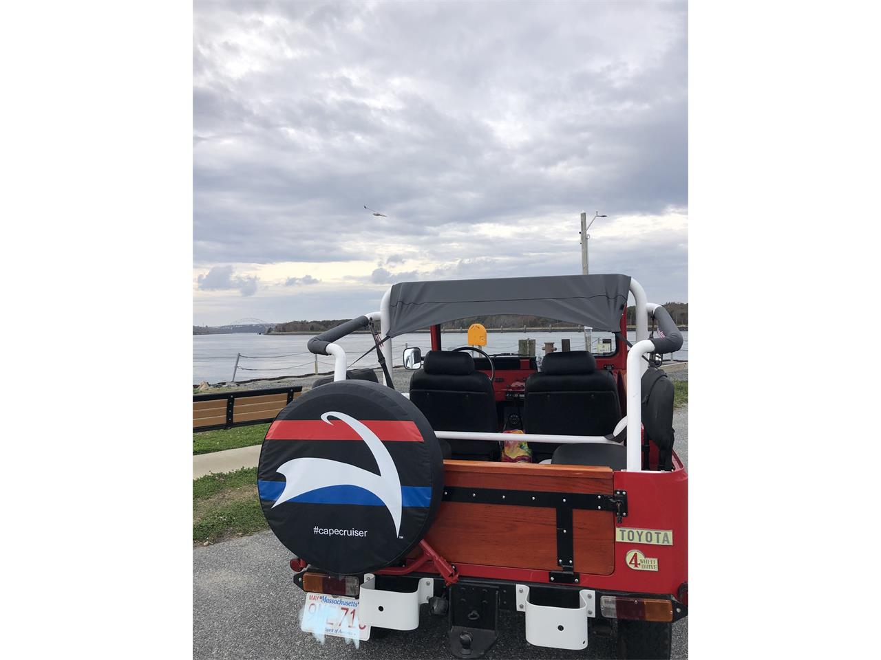 Toyota-Land-cruiser-bj40-1980-Red-Black-2