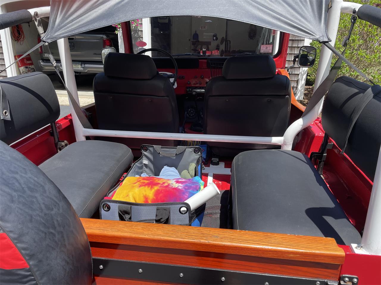 Toyota-Land-cruiser-bj40-1980-Red-Black-3