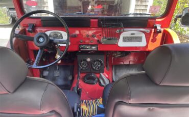 Toyota-Land-cruiser-bj40-1980-Red-Black-5