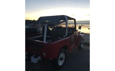 Toyota-Land-cruiser-bj40-1980-Red-Black-7