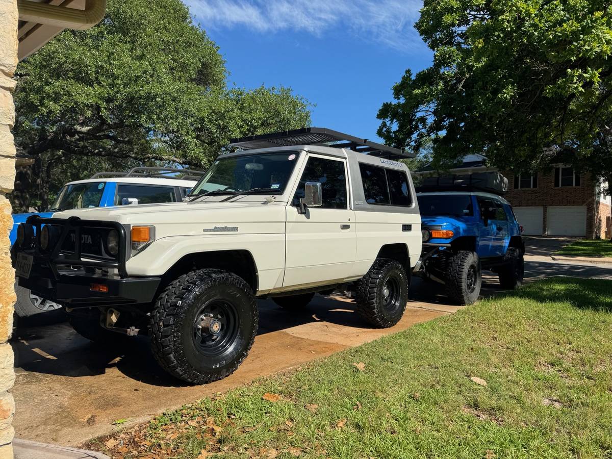 Toyota-Land-cruiser-diesel-1987-white-1