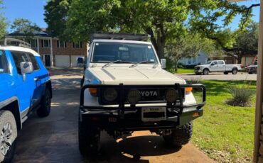 Toyota-Land-cruiser-diesel-1987-white